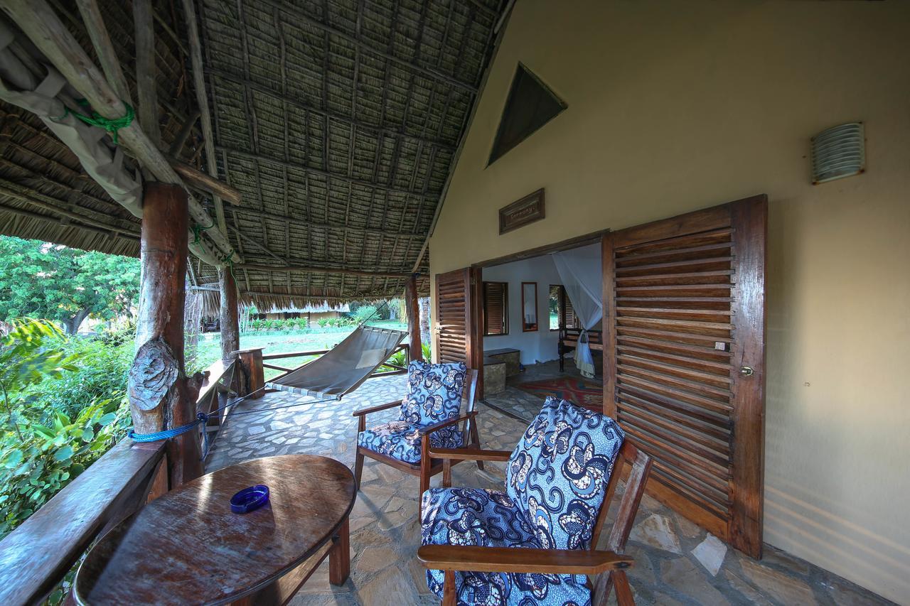 Kinasi Lodge Utende Exterior foto